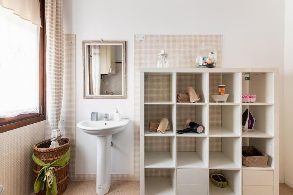Apartamento “Casa Moderna Con Parcheggio Privato” Imola Exterior foto