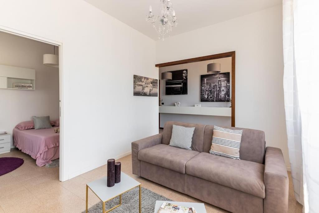Apartamento “Casa Moderna Con Parcheggio Privato” Imola Exterior foto
